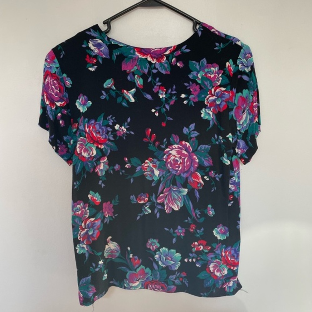Gorgeous Vintage Floral Short Sleeve Top